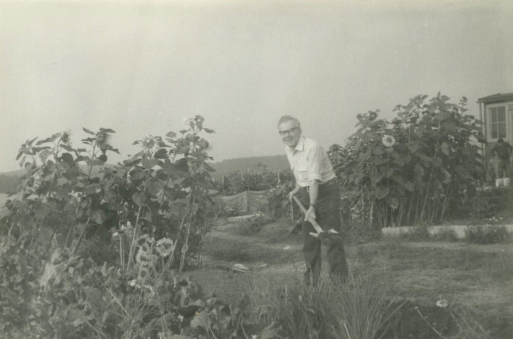 KKE 5904-58-7.jpg - (litewski) Fot i Dok. Zeszyt będący zbiorem fotografii i dokumentów po Benedykcie Graszko oraz rodzinie Graszko, Duszniki Zdrój, Kłodzko, Giżycko, Grodno, Moskwa, Warszawa, Wilno, Pełczyca, 1914/1976 r.